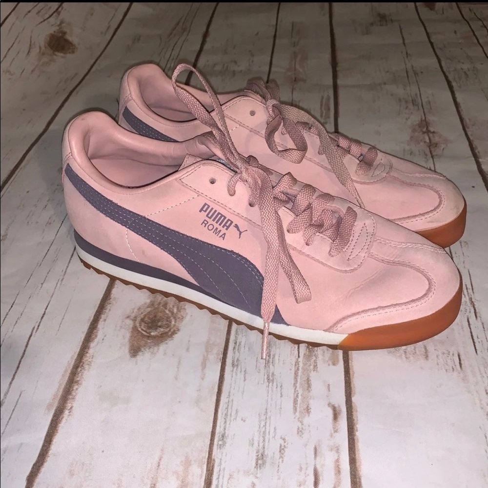 Puma women’s sneaker size 8